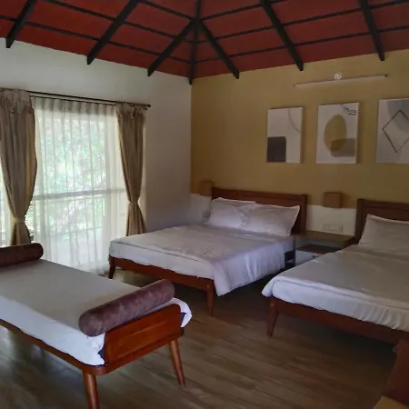 Nature Valley Homestay Near Annapoorneshwari Temple Kalasa Exterior photo