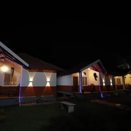 Nature Valley Homestay Near Annapoorneshwari Temple Kalasa Exterior photo