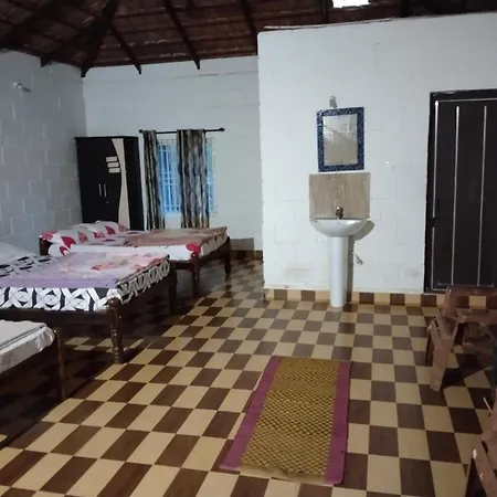 Nature Valley Homestay Near Annapoorneshwari Temple Kalasa Exterior photo