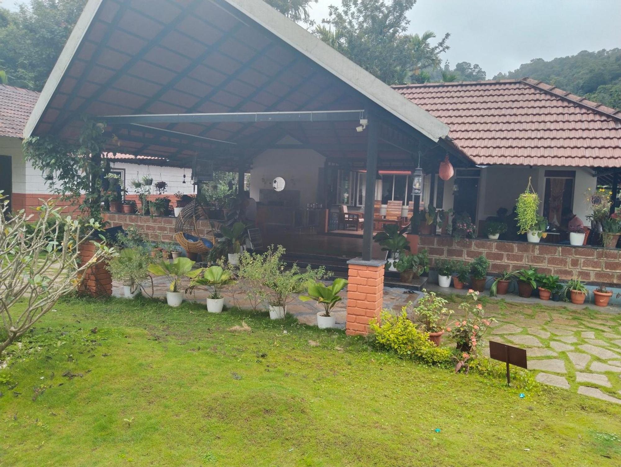 Nature Valley Near Annapoorneshwari Temple Homestay Kalasa